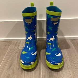 HATLEY Kids The Dinosaur Menagerie Rain Boots Size Big Kid 2.
